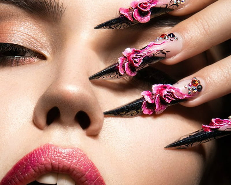 Best Nail Salon in Gilbert | Kelly Nails and Spa 3 Hand-painted flower nail art design in Gilbert AZ